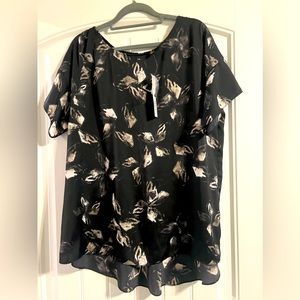 Privé Women’s Medium Charcoal Floral Blouse NWT